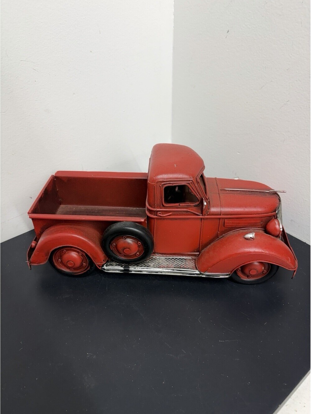 Vintage Style Red Metal Pick-up Truck Decor 12.5”x5”